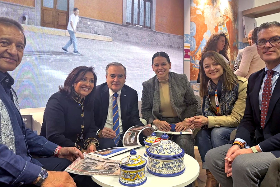 2-talavera-tlaxcala-firman-acuerdo-cercamica-fitur-love-talavera-diario