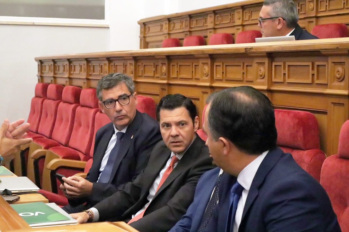 estallan-las-criticas-contra-page-promesas-incumplidas-y-silencio-ante-el-ave-para-talavera