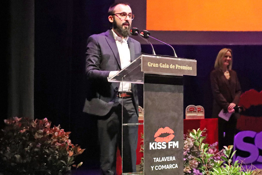 pedro-dargel-gala-kiss-fm-talavera-revista-love