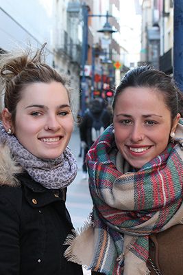 Sí, porque es un estado emocional que se tiene hacia todas las personas.