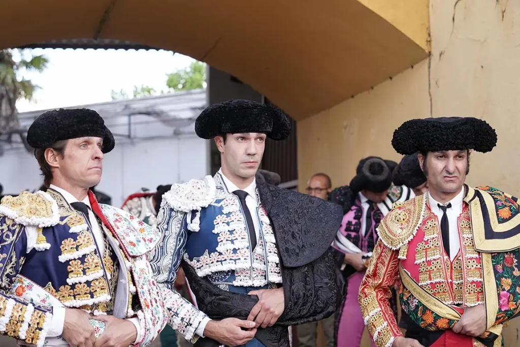 Excelente apertura de tarde en la plaza de toros de Talavera de la Reina con la presencia de El Juli, Tomás Rufo y Morante de la Puebla.